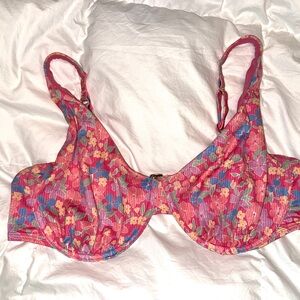 Hollister Pink and Blue Floral Bikini Top
